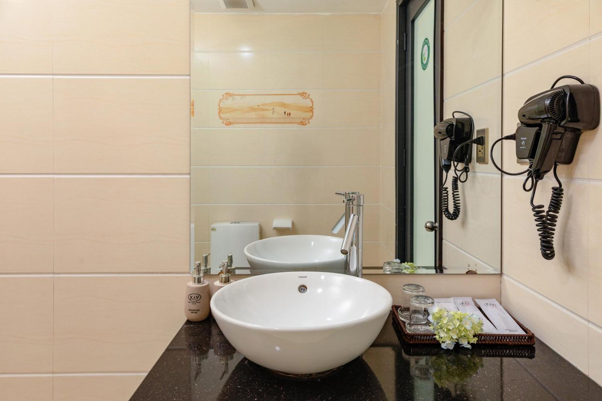 Kay Hotel Da Nang - Near Dragon Bridge Zewnętrze zdjęcie
