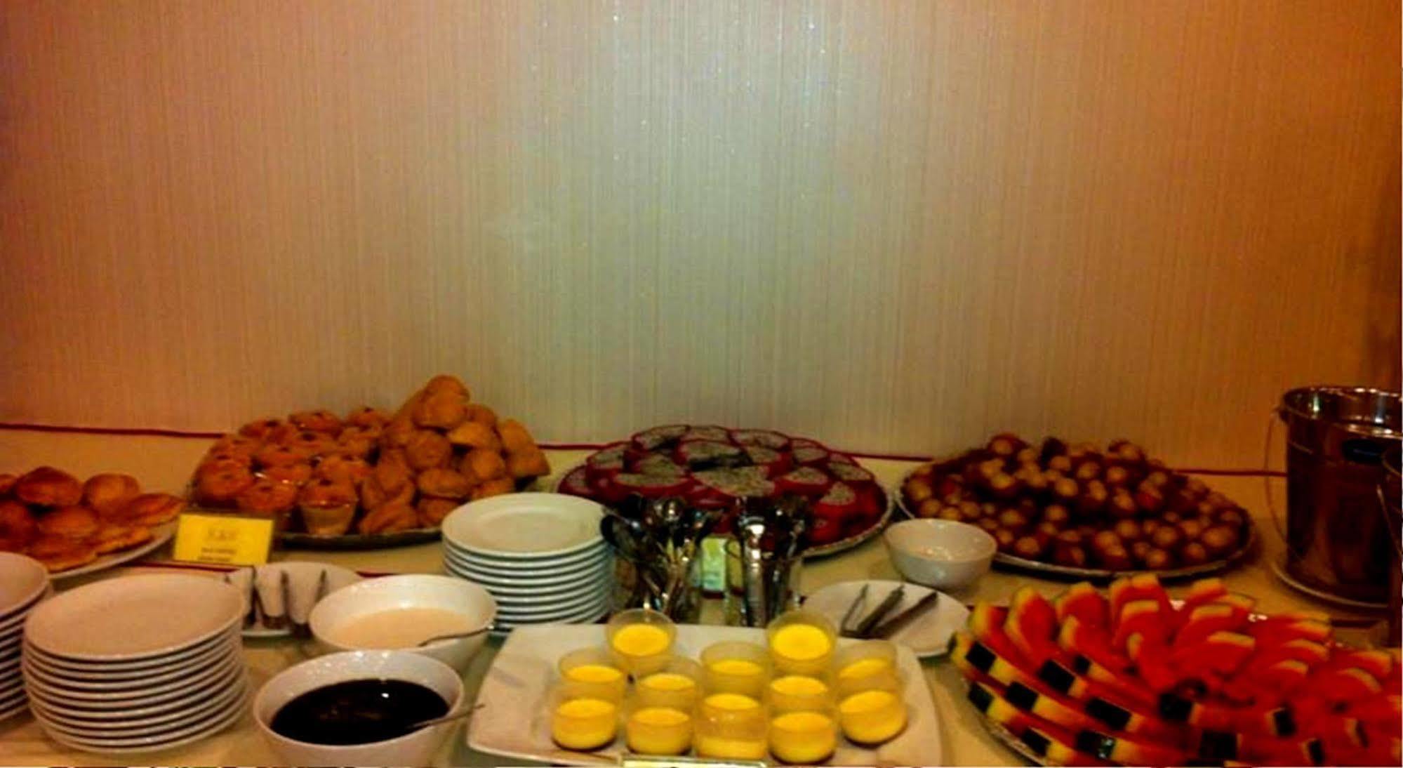 Kay Hotel Da Nang - Near Dragon Bridge Zewnętrze zdjęcie